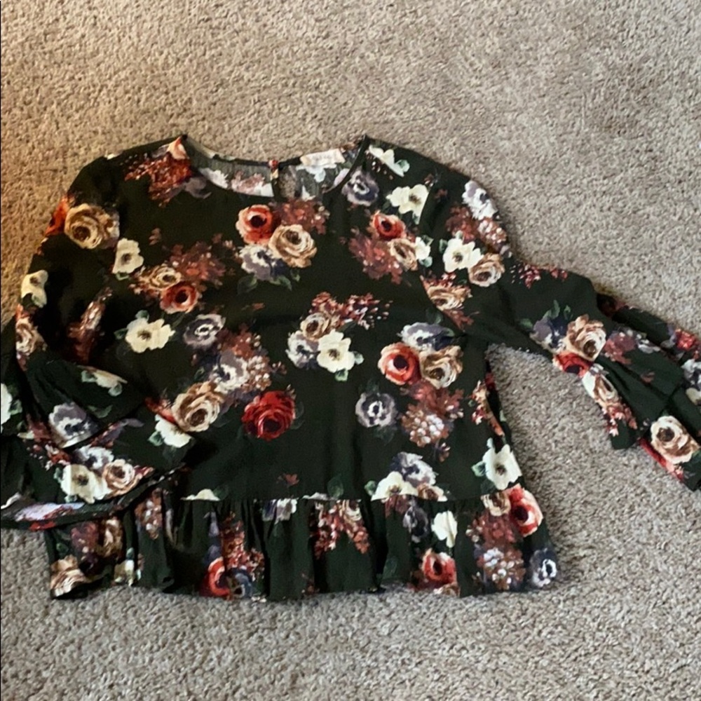 Blouse with ruffles